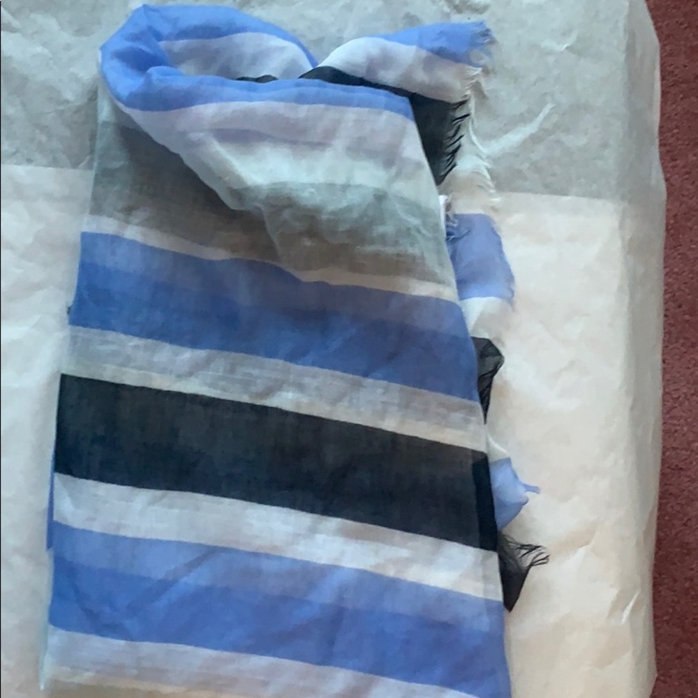 Springtime/summer scarf - Picture 2 of 2